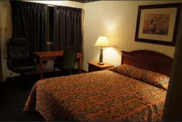 Budget Inn 6
